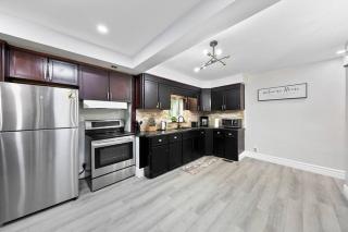 Charming Cozy 2-Bedroom Retreat in South Windsor - 2