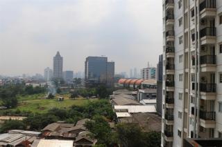 Homey and Nice Studio at Signature Park Grande Apartment By Travelio - 2