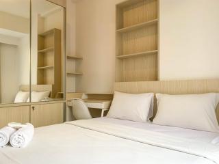 Homey and Functional 2BR Tokyo Riverside PIK 2 Apartment By Travelio - Rawalembang - 9