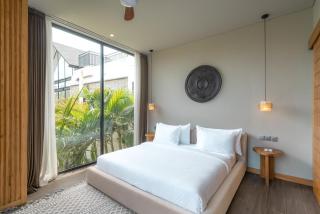 Villa Amanora & Amaluna, NEW! 2 Beautiful Adjacent Villas - 9BR Total! - Canggu - 9