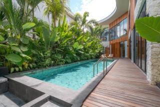 Villa Amanora & Amaluna, NEW! 2 Beautiful Adjacent Villas - 9BR Total! - Canggu - 0