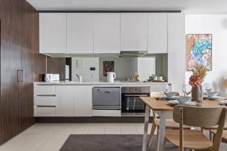 A Chic 2BR Apt Near Southern Cross, with Secure Parking - Melbourne - 2