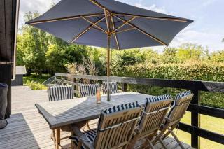 Idyllic Summer House Close To Beach And Forest - 0