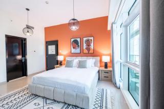 Stylish 1BR Apartment! Near Metro & Stroll to Dubai Marina - Dubai - 2