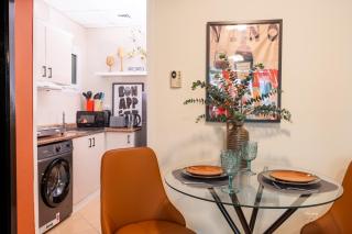 Stylish 1BR Apartment! Near Metro & Stroll to Dubai Marina - Dubai - 4