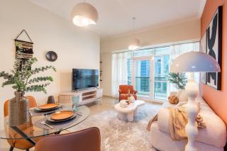 Stylish 1BR Apartment! Near Metro & Stroll to Dubai Marina - Dubai - 5