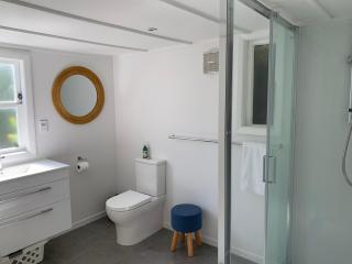 Beach Home with 3 double bedrooms and amazing sea views - 2