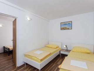 Apartments Djurkovic - Two-Bedroom Apartment with Shared Terrace and Sea View - Mlini - 4