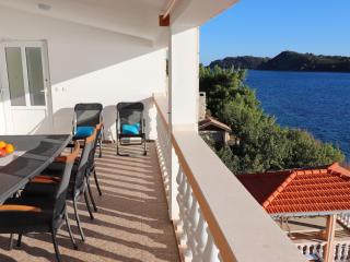 Apartments Villa Senija - Three Bedroom Apartment with Terrace and Sea View Rosemary - Blato - 0