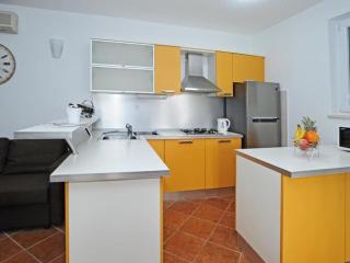 Holiday Home Odiseja- One Bedroom Apartment with Terrace and Sea View - Brsečine - 7