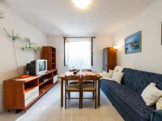 Apartments Villa Pelegrin - Two Bedroom Apartment with Garden View - Zavala - 9