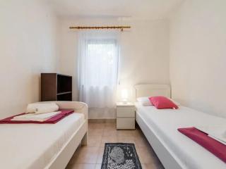 Apartments Villa Pelegrin - Two Bedroom Apartment with Garden View - Zavala - 4