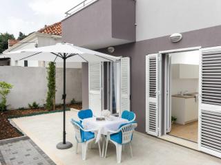 Apartments Villa Karmen - Comfort One-Bedroom Apartment with Terrace Marine - Dubrovnik - 0