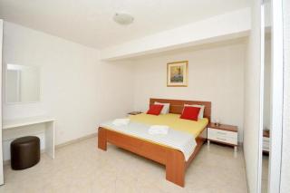 Apartments Villa Moonlight - One Bedroom Apartment with Large Terrace Classic - Trogir - 4