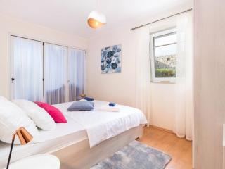 Apartments Lotea - Two-Bedroom Apartment with Terrace and Sea View - Cavtat - 2