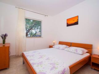 Getaway Beach House-One Bedroom Holiday Home with Terrace and Sea View - Vela Luka - 5