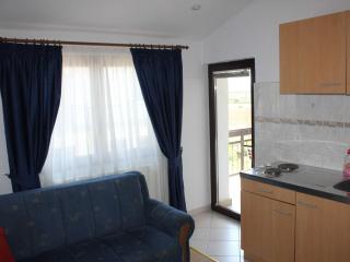 Guest House San Antonio-One Bedroom Apartment with Balcony no 2 - Ploče - 9