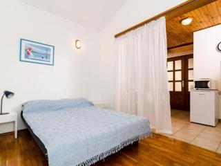 Apartments Klara-Gorjana-Comfort Studio with Balcony and Sea View 2 - Viganj - 9