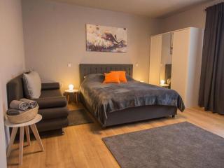 4 bedroom holiday home with pool - 3