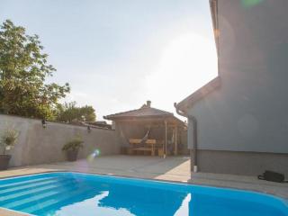 Holiday Home Thesaurum - Four Bedroom Holiday Home with Swimming Pool - 2
