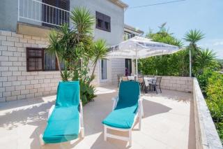 Apartments Veve - One Bedroom Apartment with Terrace Sea View Nensi ST - Postira - 0