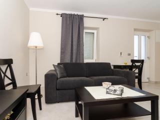Apartments Gaura - One-Bedroom Apartment with Terrace - 7