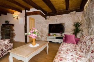 Four-Bedroom villa with pool - Dubravka - 9