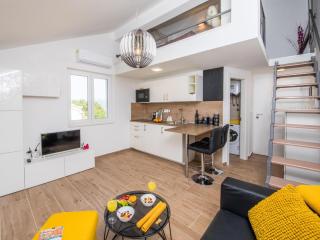 Apartment Velvet - Studio Apartment with Hot Tub - 1