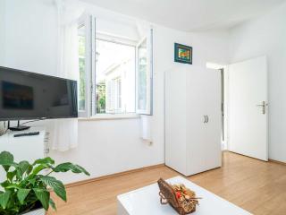 Apartments Vulicevic - Apartment Vulicevic A2 free private parking - 0