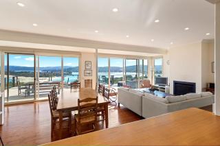 Stonier Beach House - 5