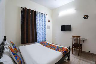 Hotel O Continental Bay Inn - Tirupporūr - 8