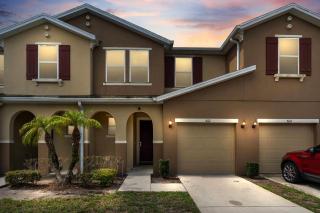 Cozy 4 Bedrooms Tranquility 8 miles from Disney - Kissimmee - 0