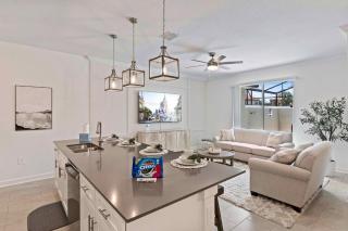 Last Minute Disney Getaway! Private Pool, Hot Tub & Games Room. Book Now! #97457 - Kissimmee - 1