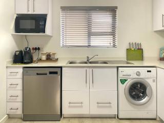 Lock-Up and Go apt with parking - Fish Hoek - 8