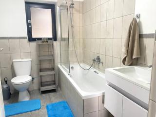 Lock-Up and Go apt with parking - Fish Hoek - 2