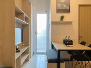 Compact and Functional 2BR Tokyo Riverside PIK 2 Apartment By Travelio - Rawalembang - 2