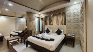 SAIBABA INTERNATIONAL SUPREME Hotel - Shirdi - 1