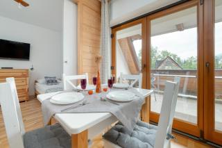 Beautiful Apartment with Mountain View by Noclegi Renters - Kościelisko - 3