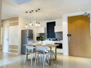 5 pax - Bangsar South - 7 mins drive to Mid Valley - 8