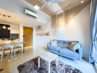 5 pax - Bangsar South - 7 mins drive to Mid Valley - Kuala Lumpur - 5