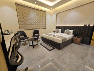 Hotel the Glass House - 2