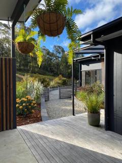 Ocean views, spacious & private, hot hub - Coningham - 2