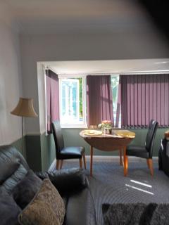 Apartment-Sleeps3-Parking-Garden-Internet - Leeds - 3