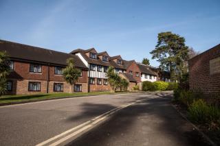 Elite Venue Selection Felbridge - Gatwick - East Grinstead - 9