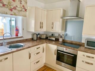 Quaint cottage in Ventnor with sea views - 6
