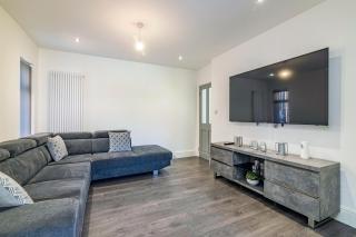Cosy Home for Professionals, 3 Separate Beds with Large Kitchen and Private Garden - Long Eaton - 5