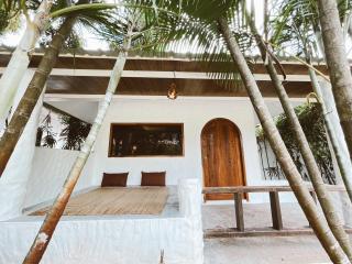 The Hub Erawan Resort - 5