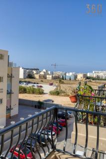 Stylish 3BR Apt with panoramic balcony in Qawra by 360 Estates - St Paul's Bay - 9