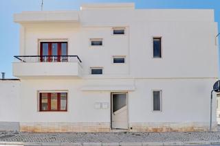 Almond House - 8