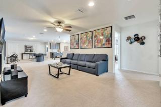 Last Minute Disney Getaway! Private Pool, Hot Tub & Games Room. Book Now! #99609 - Kissimmee - 1